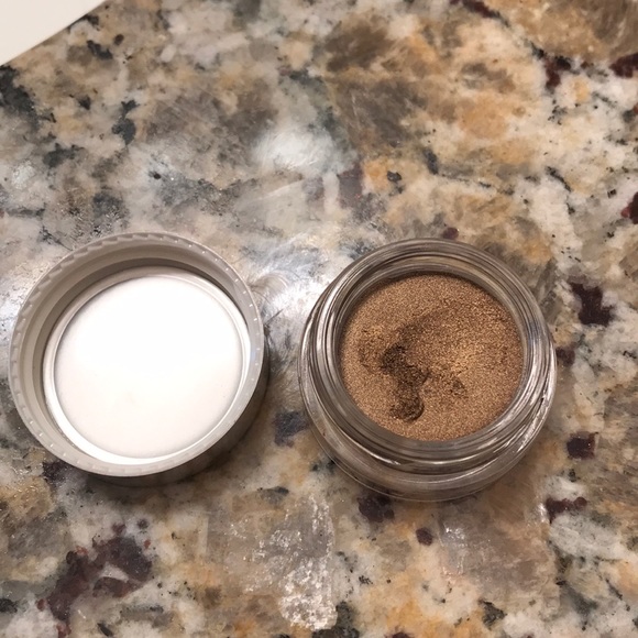 2016 holiday edition Kylie cosmetic creme shadow - Picture 2 of 3